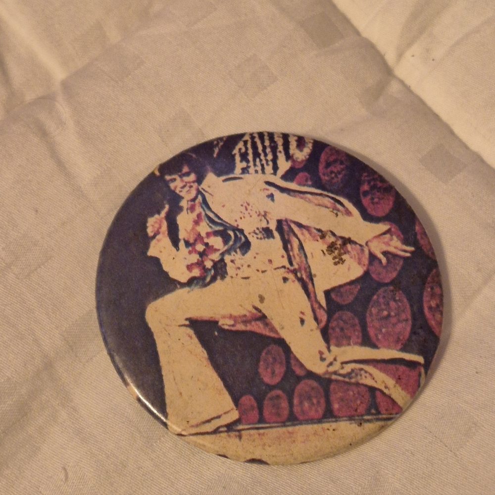Old Elvis Concert Pin - Picture 7 of 8